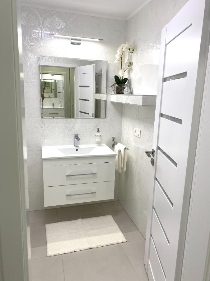 Die Eleganz - Apartment Near The City Center With Free Parking Bratislava Exterior foto